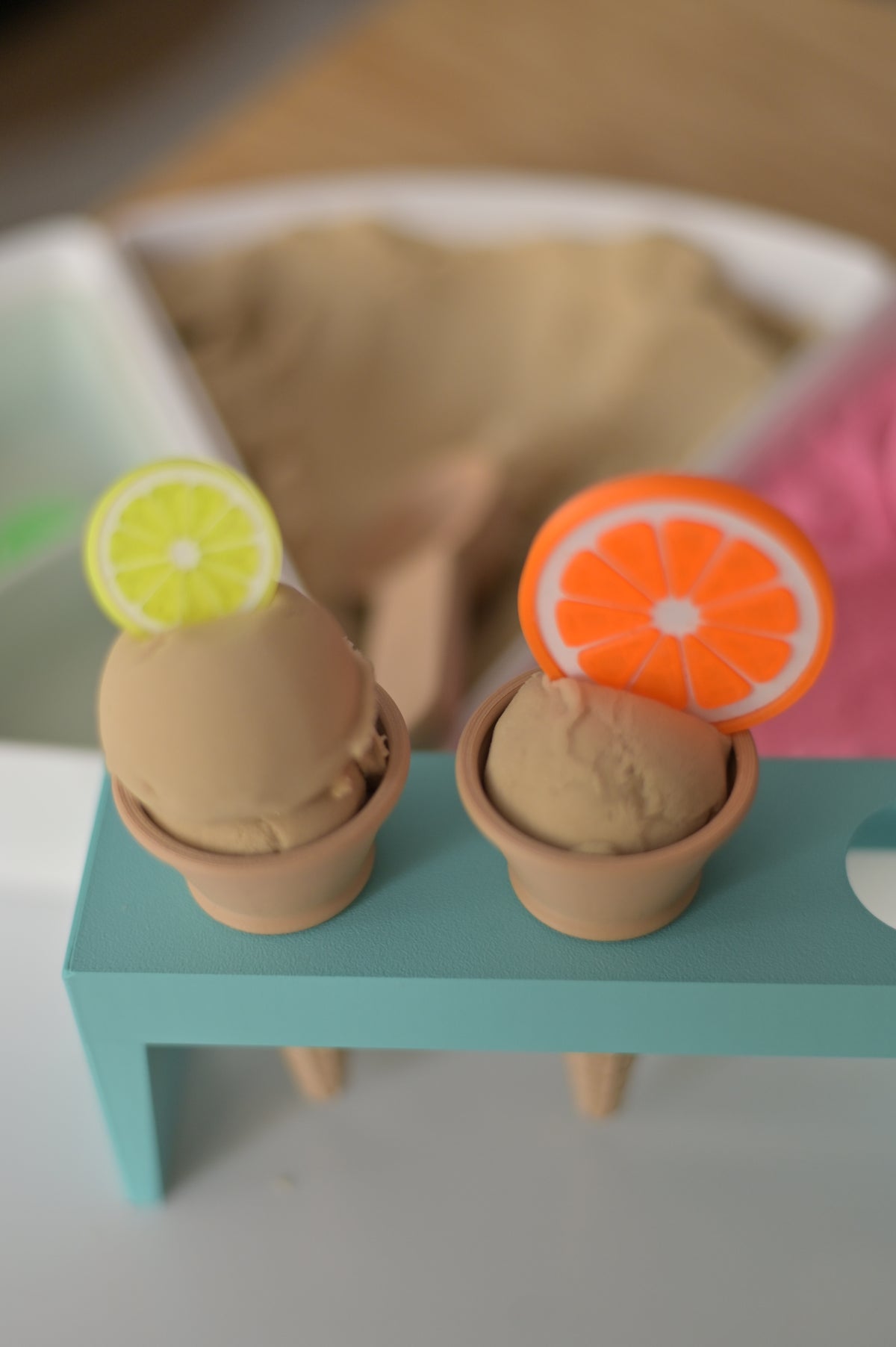 Kiddi Support à glace pour jeu sensoriel - 3 trous - Divers coloris