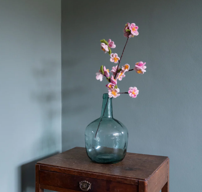 Sjaal met Verhaal Branche de Fleurs de Pommier en feutrine de laine