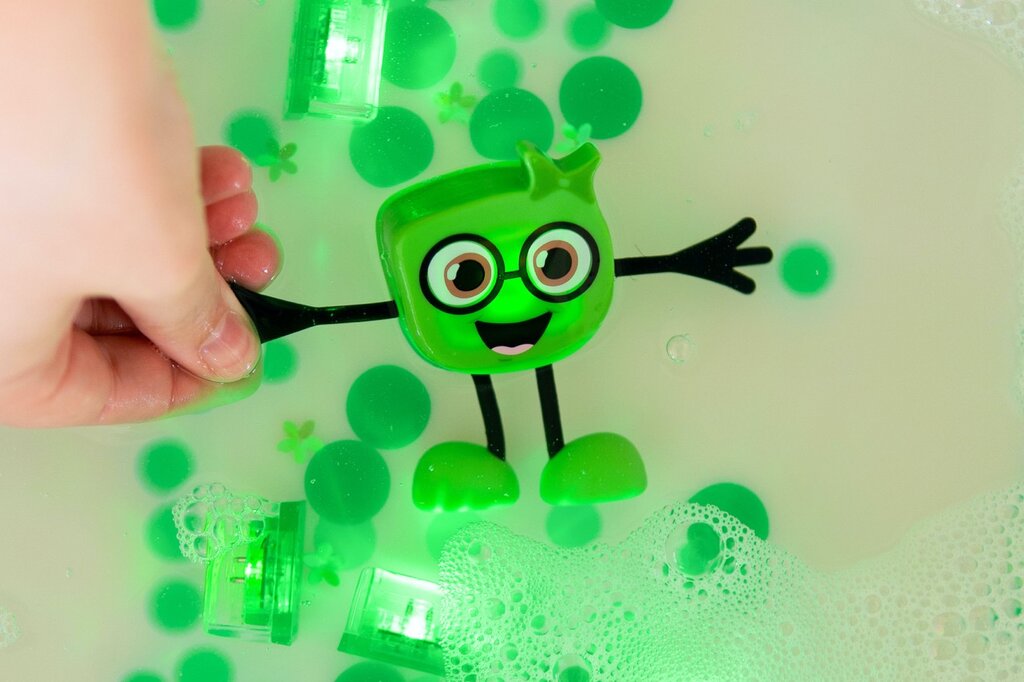 Glo Pals Personnage Pippa Vert + 2 cubes lumineux