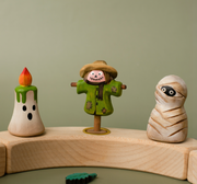 BumbuToys Figurine en bois pour couronne de célébration Epouvantail
