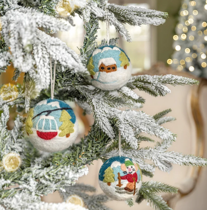 Boule de Noël en feutrine de laine Le Chalet - Sjaal met Verhaal