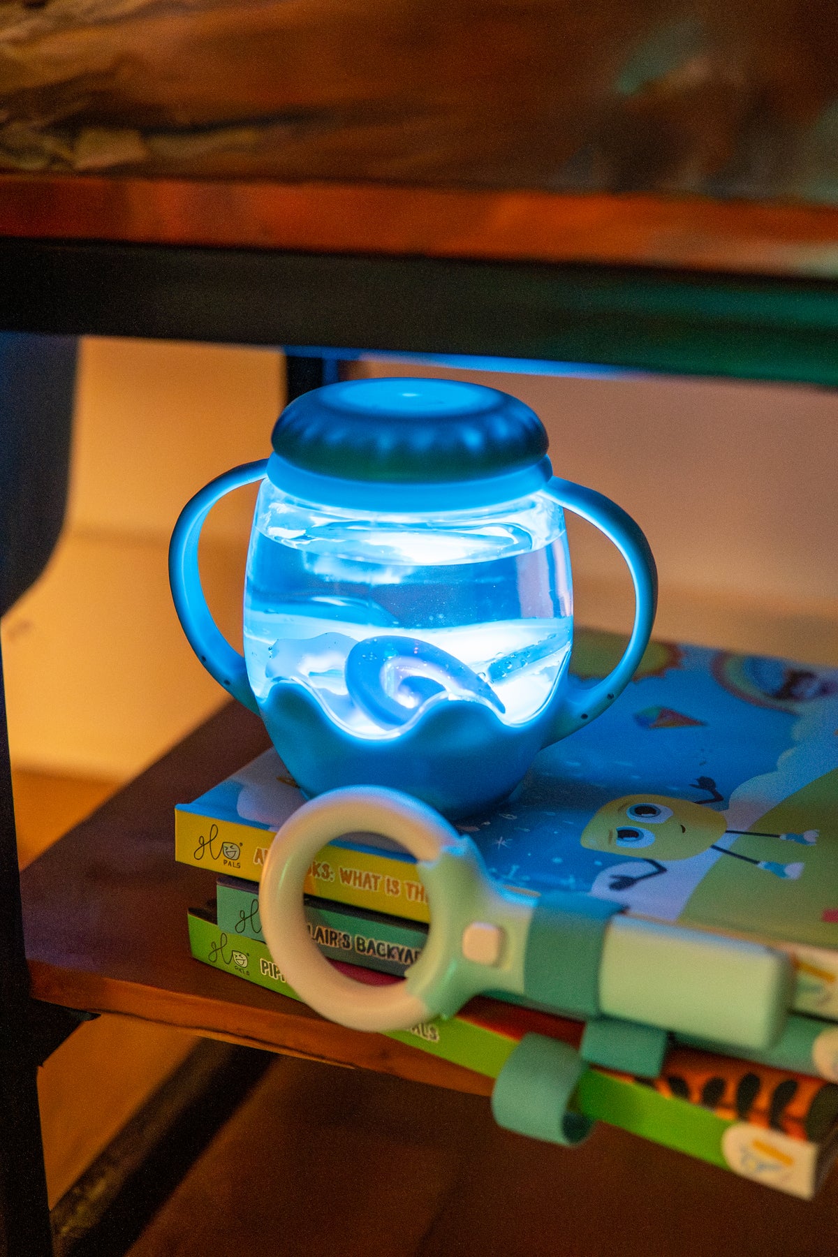 Glo Pals Mini Bouteille sensorielle Bleue avec Fillers