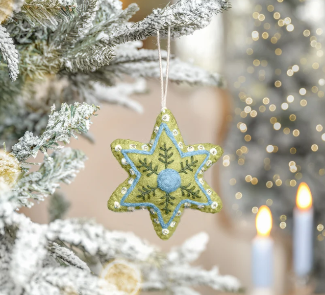 Suspension de Noël en feutrine de laine Winterwonderland Etoile Vert-Bleu glace