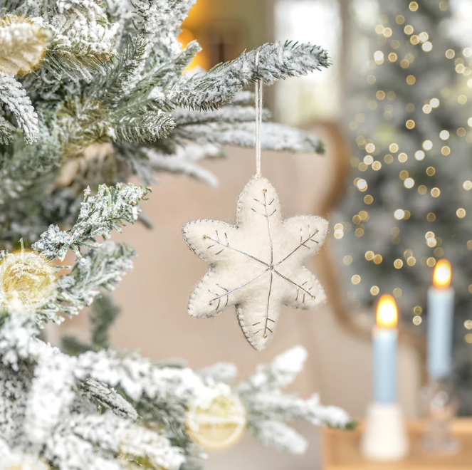 Suspension de Noël en feutrine de laine Winterwonderland Etoile Blanche