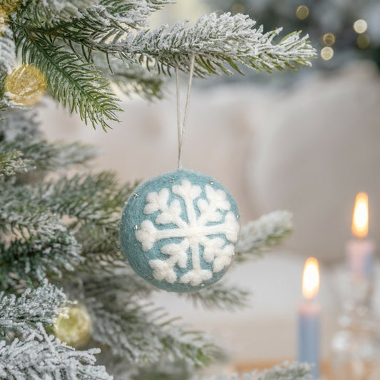 Boule de Noël en feutrine de laine Bleu glace flocon de neige