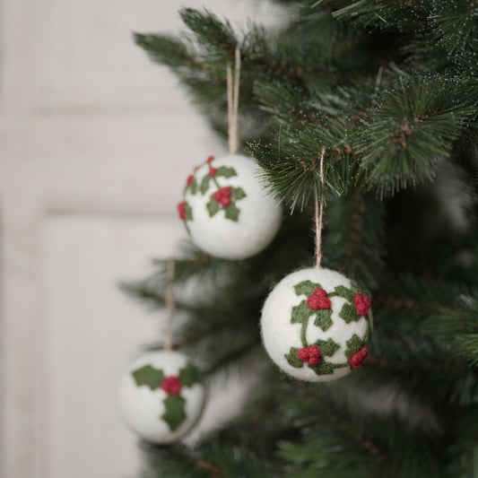 Boule de Noël en feutrine de laine Holly Berry Large