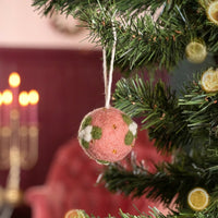 Boule de Noël en feutrine de laine Vieux Rose Gui - Small