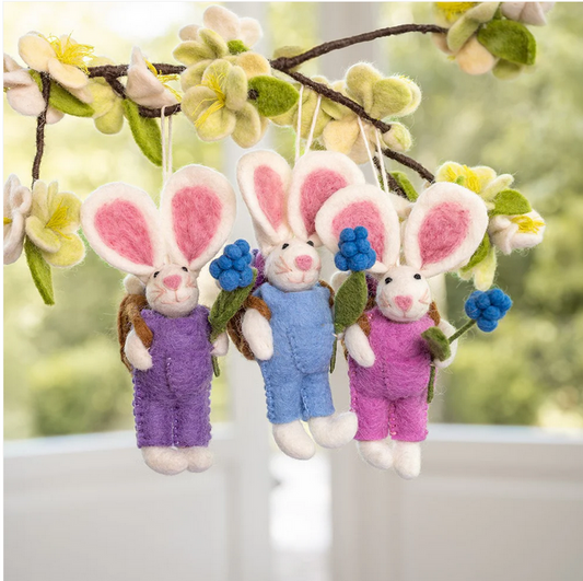 Suspension en feutrine de laine Lapin avec Panier