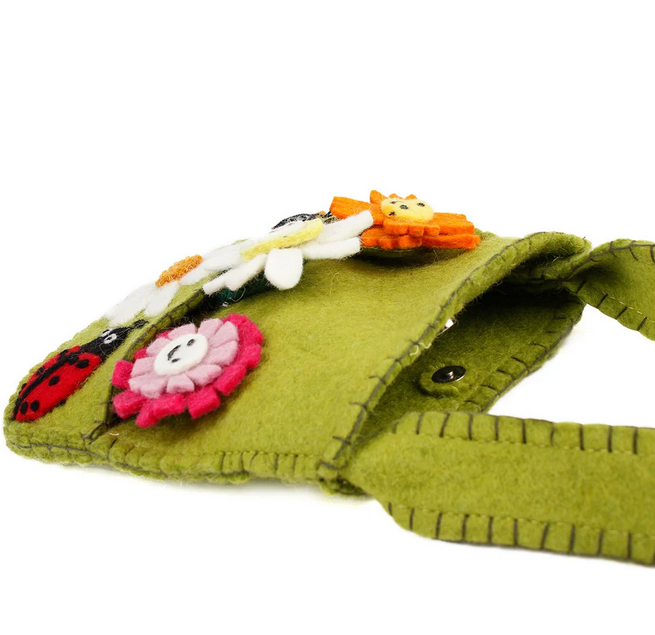 Sjaal met Verhaal Sac en feutrine de laine avec marionnettes à doigts – Fleurs et Insectes