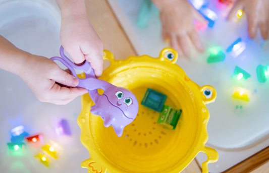 Glo Pals Lot de pinces et tamis pour jeu sensoriel