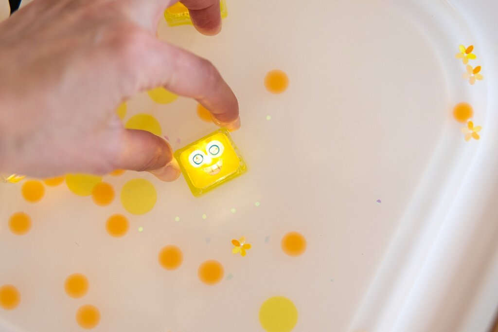 Glo Pals Cubes lumineux Alex Jaune - Lot de 4