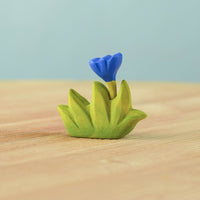 BumbuToys Petite Herbe à fleur bleue en bois