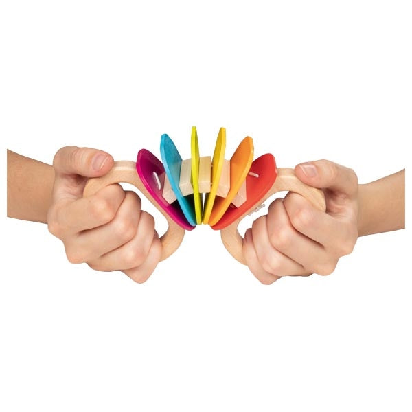 Hochet arc-en-ciel en bois GOKI