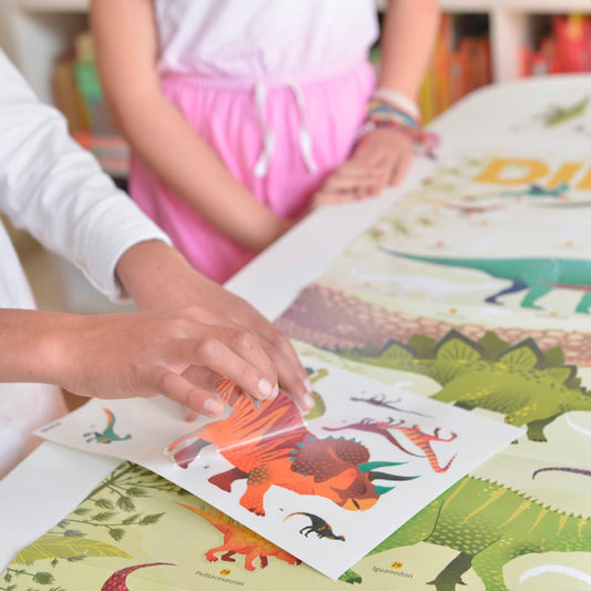 Poster géant + 32 stickers Dinosaures Poppik