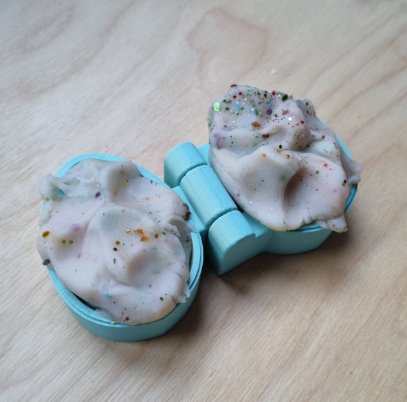Kiddi Moule pour sable magique  et pâte à modeler - Faire un Oeuf de Pâques