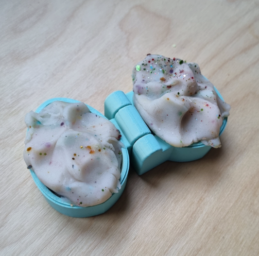 Kiddi Moule pour sable magique  et pâte à modeler - Faire un Oeuf de Pâques