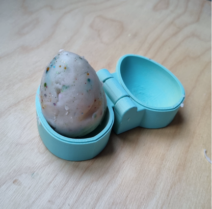 Kiddi Moule pour sable magique  et pâte à modeler - Faire un Oeuf de Pâques