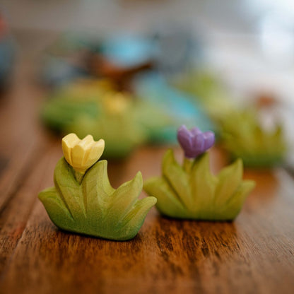 Bumbu Toys Petite herbe avec fleur Jaune en bois