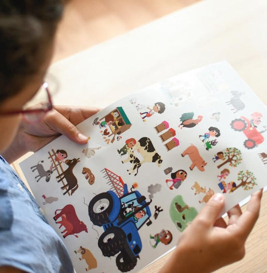 Poppik Mini Poster La ferme + 29 autocollants repositionnables 3-8 ans