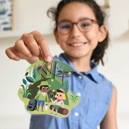 Poppik Mini Poster La jungle + 22 autocollants repositionnables 3-8 ans