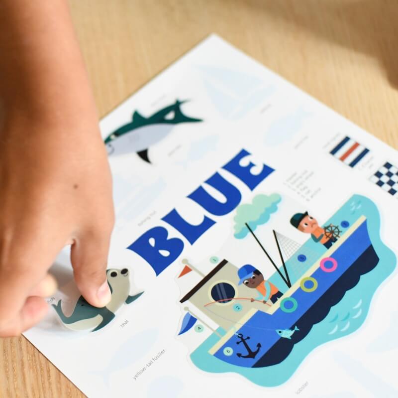Poppik Mini Poster La mer + 26 autocollants repositionnables 3-8 ans