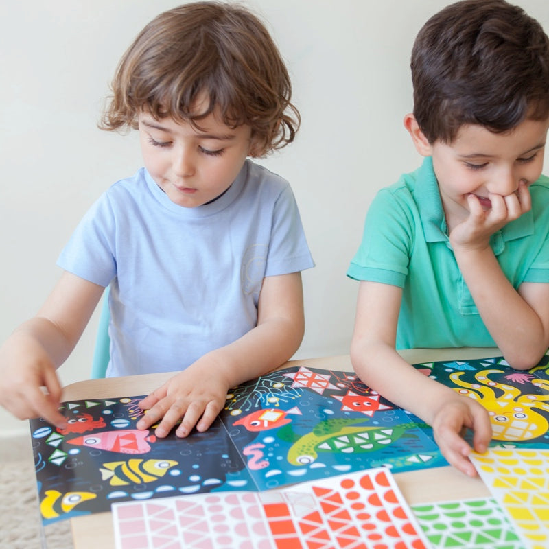 Poster panoramique + 520 stickers Cosmic Poppik